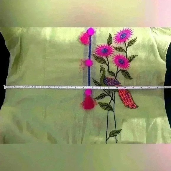 Kurti/Anarkali with beautiful embroidery - Picture 4 of 6